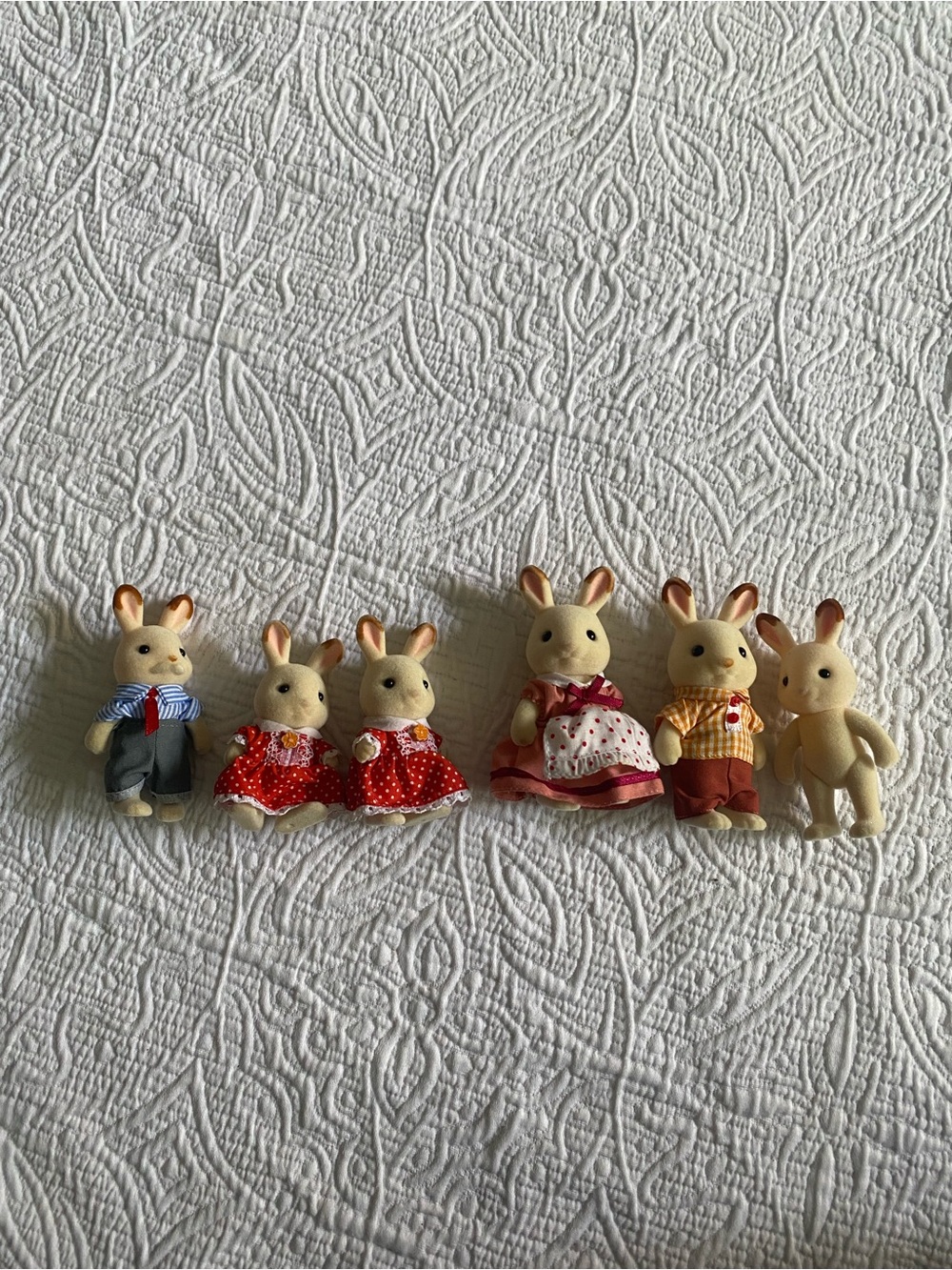 Sylvanian Families / Calico Critters Rabbit Family Set - Cream with Red Outfits